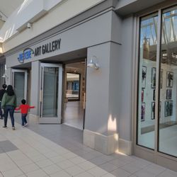 The Scene Art Gallery - Gallery entrance
