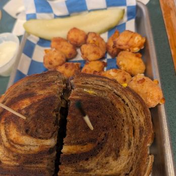 Oscar's Bar and Grill - Patty melt - Pubs Near Me - New Lisbon, Wisconsin