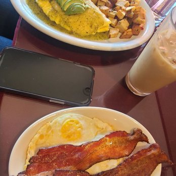 V Boulevard Cafe - Ranchero omelet with country potatoes - Coffee & Tea Near Me - Glendale, California
