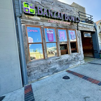 Banzai Bowls - Front of the business - Juice Bars & Smoothies Near Me - Newport Beach, California Banzai Bowls - Front of the business - Juice Bars & Smoothies Near Me - Newport Beach, California