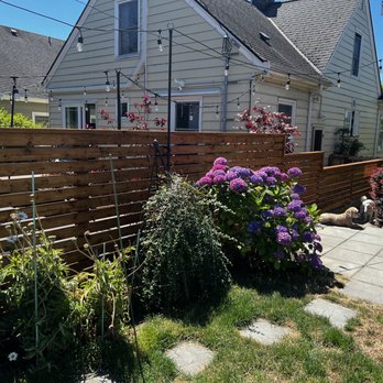 Scan Design Build - Tapered, horizontal cedar fence - General Contractors Near Me - Seattle, Washington Scan Design Build - Tapered, horizontal cedar fence - General Contractors Near Me - Seattle, Washington