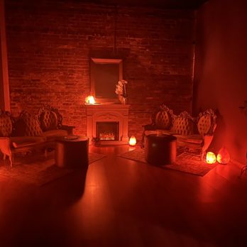Salt Spa & Yoga - The relaxing living area - Massage Near Me - Charleston, South Carolina Salt Spa & Yoga - The relaxing living area - Massage Near Me - Charleston, South Carolina