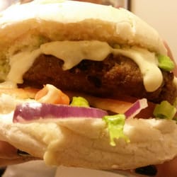 Mood's - Lo prometido es deuda: hamburguesa americana con PALTA. (DOS POR NOVENTA PESITOS.)
