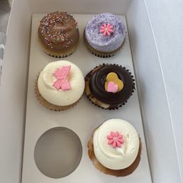 Lavender Earl Grey, Chocolate Brownie Cheesecake, Raspberry Swirl Cheesecake, Milk Chocolate Birthday, and Vanilla Butterfly Surprise