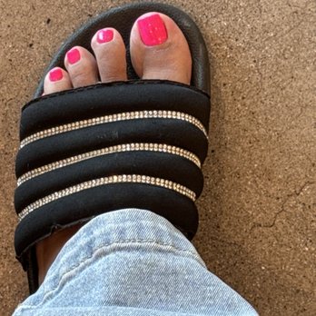 WYNN Nails & Spa - Pedi: 117 pink gel,sugar scrub, cooling gel, hot towel, paraffin wax, BEST foot & leg massage from Ken - Nail Salons Near Me - Fresno, California