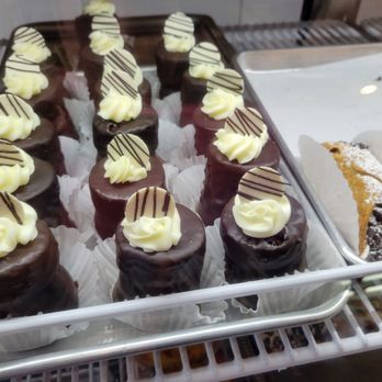 Parisien Bakery - Yummy looking desserts. - Bakeries Near Me - Clovis, California