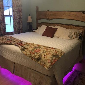 Hidden Serenity Bed & Breakfast - Relaxing floating bed - Bed & Breakfast Near Me - West Bend, Wisconsin Hidden Serenity Bed & Breakfast - Relaxing floating bed - Bed & Breakfast Near Me - West Bend, Wisconsin