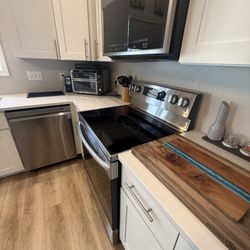 Chameill’s Bubbles and Shine Cleaning Services