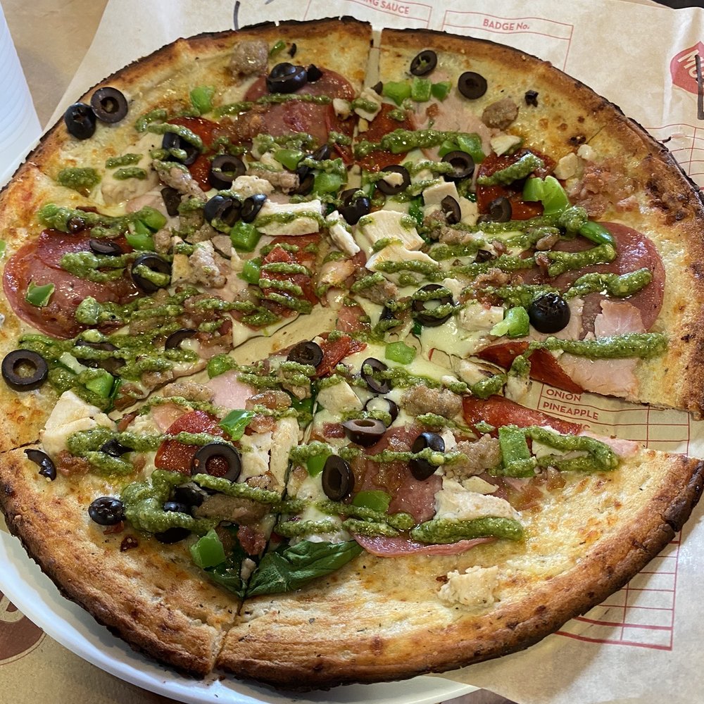 Cauliflower crust! Yum Cauliflower crust! Yum