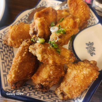 Mama Lu’s Dumpling House - Salt and Pepper Chicken Wings - Chinese Near Me - Pasadena, California Mama Lu’s Dumpling House - Salt and Pepper Chicken Wings - Chinese Near Me - Pasadena, California