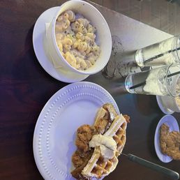 Chicken and Waffles with Mac n Cheese