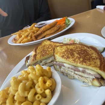 Stella's Diner - Diners Near Me - Chicago, Illinois