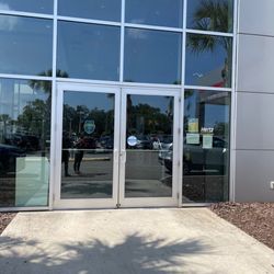 Hertz - Entrance to hertz