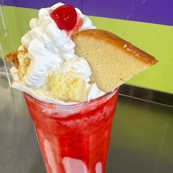 I Scream Shop - Strawberry Shortcake Milkshake - Ice Cream & Frozen Yogurt Near Me - Pittsburgh, Pennsylvania I Scream Shop - Strawberry Shortcake Milkshake - Ice Cream & Frozen Yogurt Near Me - Pittsburgh, Pennsylvania