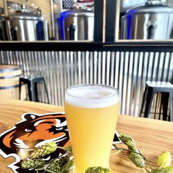 Bellbrook Brewing - Jungle juice NEIPA - Breweries Near Me - Bellbrook, Ohio