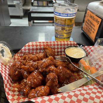 Zzeeks Pizza - Hot Honey BBQ boneless wings with a nice cold beer. - Chicken Wings Near Me - Chandler, Arizona Zzeeks Pizza - Hot Honey BBQ boneless wings with a nice cold beer. - Chicken Wings Near Me - Chandler, Arizona