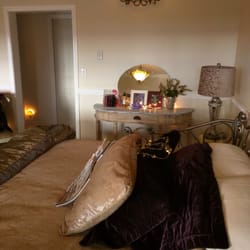 Lakefront Inn Bed & Breakfast - Tuscan room