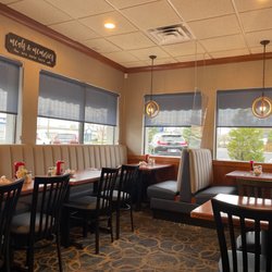 Athena's Family Restaurant - Dining area