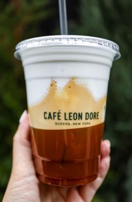 Café Leon Dore by null