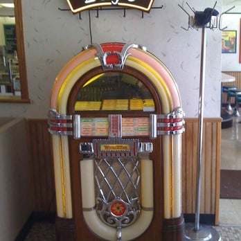 Schoops Hamburgers - Wurlitzer juke box - Burgers Near Me - Munster, Indiana