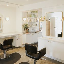 Parlour At The Point