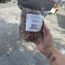 Kariba Farms - Garlic pretzel