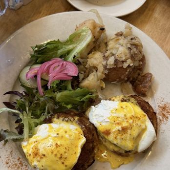 Winkel - Crabcake Benedict - Breakfast & Brunch Near Me - Philadelphia, Pennsylvania Winkel - Crabcake Benedict - Breakfast & Brunch Near Me - Philadelphia, Pennsylvania