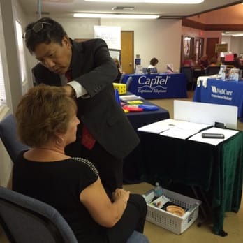Dr. Yang Acupuncture - Dr Yang is doing Demonstration - Acupuncture Near Me - Longwood, Florida