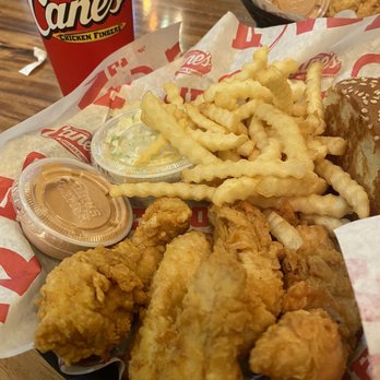Raising Cane's Chicken Fingers - Chicken Shop Near Me - Chicago, Illinois