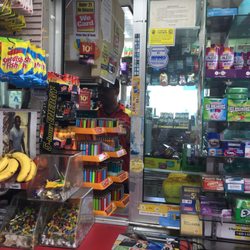 Shell Gas Station - If you want to be treated like you are not a person, deal with this individual