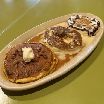 Snooze, an A.M. Eatery - Pancake flight - Breakfast & Brunch Near Me - Addison, Texas