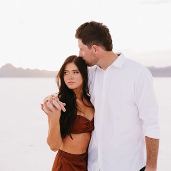 Brooke Cole Photo - Utah Salt Flats Engagement photos - Session Photography Near Me Brooke Cole Photo - Utah Salt Flats Engagement photos - Session Photography Near Me
