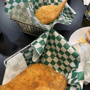 Mrs Potato - Ground Beef Empanada (Pastel de Carne) y Chicken Catupiry Empanada (Pastel Frango Catupiry) - Brazilian Near Me - Orlando, Florida Mrs Potato - Ground Beef Empanada (Pastel de Carne) y Chicken Catupiry Empanada (Pastel Frango Catupiry) - Brazilian Near Me - Orlando, Florida