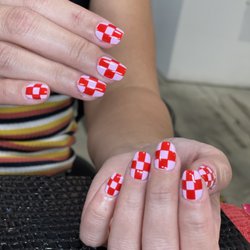 Dripped Nails & Spa