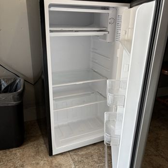 Blackhawk Lodge - Fridge that's in every room - Hotels Near Me - Coarsegold, California Blackhawk Lodge - Fridge that's in every room - Hotels Near Me - Coarsegold, California