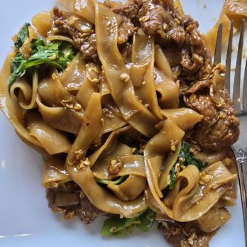 Red Elephant - Pad Ew w/beef! - Thai Near Me - Marietta, Georgia