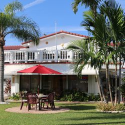 Breakaway Guest House Motel - Garden