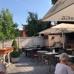 Casa Vecchia - Das ist der Innenhof in dem man sehr schön und gemütlich draußen sitzen kann und gut essen kann