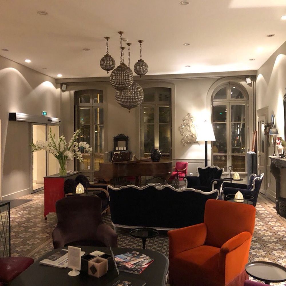 Sarl D'Europe Et D'Angleterre - Hotels Near Me - Mâcon, 71