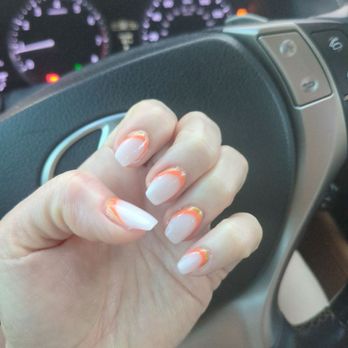 Nail Lounge Bellevue - Candy corn nails. Happy Halloween - Nail Salons Near Me - Nashville, Tennessee Nail Lounge Bellevue - Candy corn nails. Happy Halloween - Nail Salons Near Me - Nashville, Tennessee