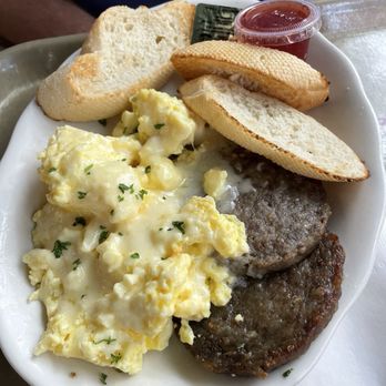 Goose Feathers Cafe & Bakery - Breakfast platter - Breakfast & Brunch Near Me - Savannah, Georgia