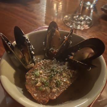 Bettola Bistro - Bang's Island mussels in a butter white wine sauce with garlic and shallot. Topped with a sun dried tomato compote. - Italian Near Me - Denver, Colorado