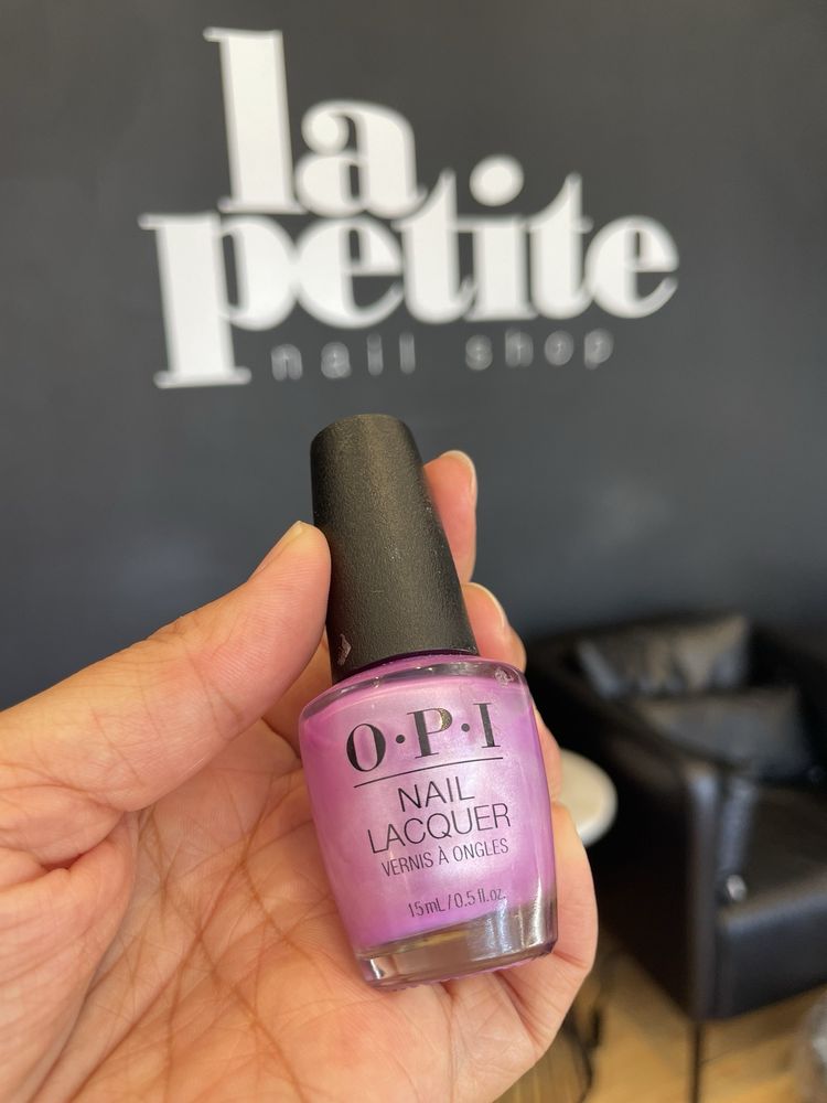 La Petite Nail Shop Logo