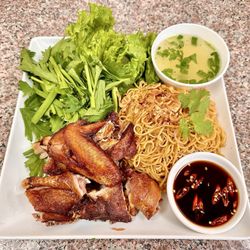 Mì gà chiên giòn