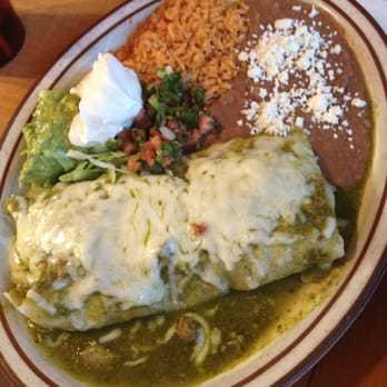 El Rodeo Cafe - Chile verde wet burrito - Mexican Near Me - Palm Desert, California
