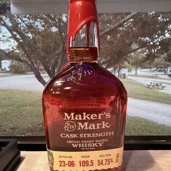 Maker's Mark Distillery - Kentucky Straight Bourbon Whiskey - Tours Near Me - Loretto, Kentucky