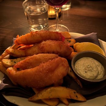 Armitage Alehouse - Fish and chips - Pubs Near Me - Chicago, Illinois Armitage Alehouse - Fish and chips - Pubs Near Me - Chicago, Illinois