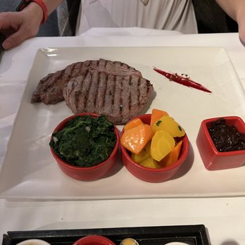 Meat's - 300g Swissprime rip eye, spinach and carotts - Steakhouses Near Me - Aarau, AG Meat's - 300g Swissprime rip eye, spinach and carotts - Steakhouses Near Me - Aarau, AG