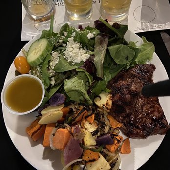 The Handlebar Pub & Grill - Side Salad with House Balsamic - Pubs Near Me - Apache Junction, Arizona