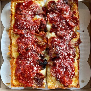 Futuro - Pepperoni & Bacon Detroit style pizza - Pizza Near Me - Indianapolis, Indiana Futuro - Pepperoni & Bacon Detroit style pizza - Pizza Near Me - Indianapolis, Indiana